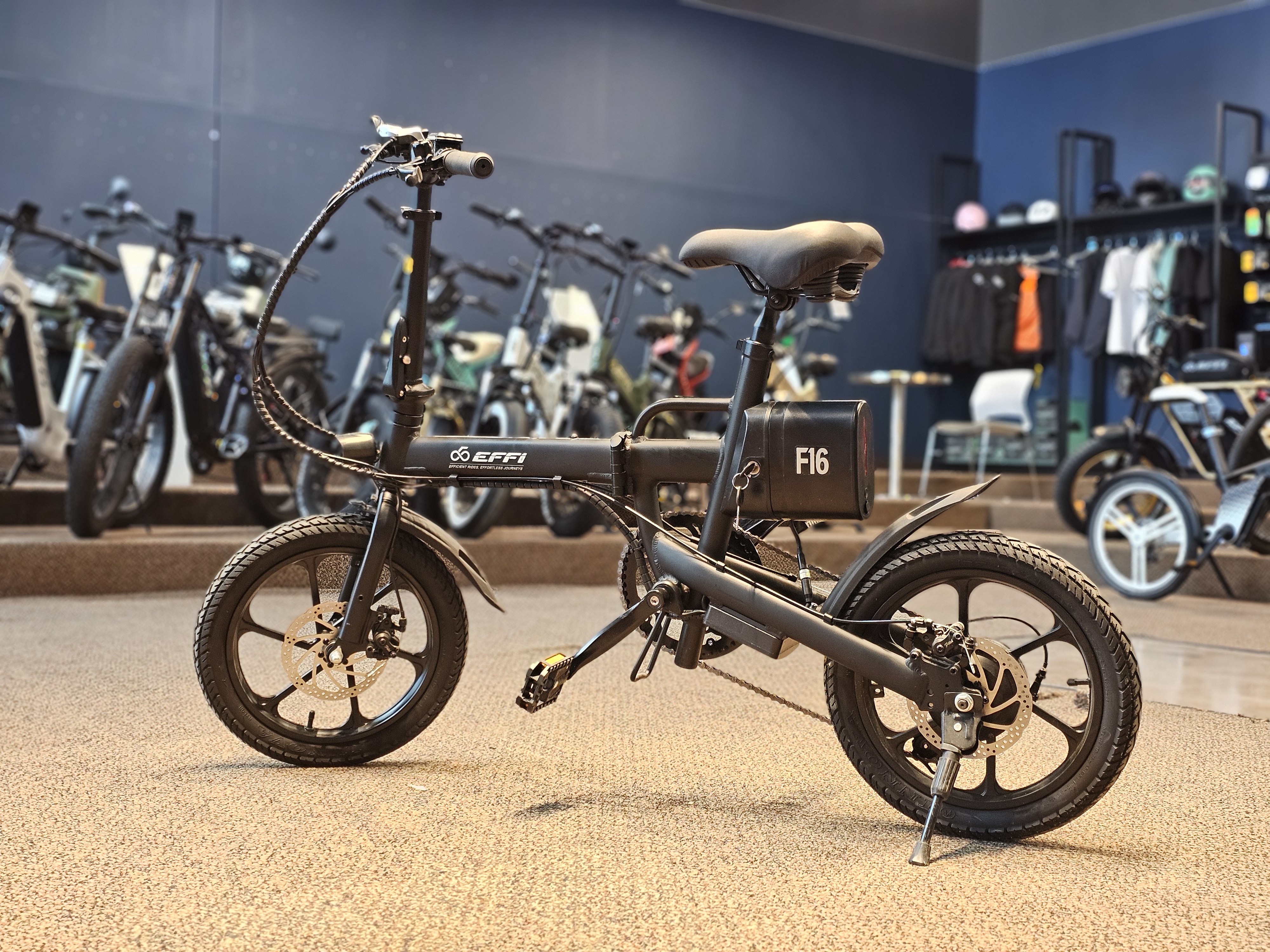 Effi F16 Bike